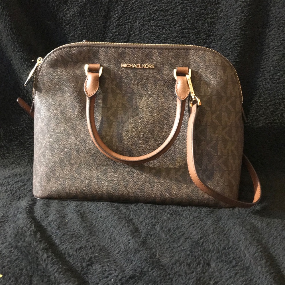 Michael Kors CINDY LG DOME SATCHEL